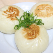 菜肉生煎包 Fried Pork Buns 