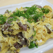 滑蛋牛肉						Beef in Silky Egg Gravy	