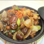 栗子滑鸡煲					Chicken Chest Nuts 	