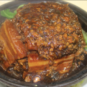 梅菜扣肉						Pickled Pork Belly		