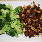 秘制腰果牛柳粒			Special Beef Cashew Nuts	