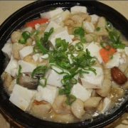 咸鱼鸡粒豆腐煲			Salted Fish Chicken Tofu